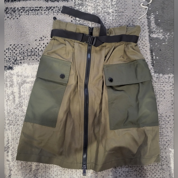3. NWT MONCLER KHAKI CARGO SKIRT - Picture 5 of 11